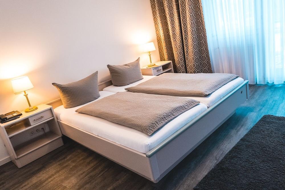 Hotel Restaurant Zur Post Bonn Exteriör bild